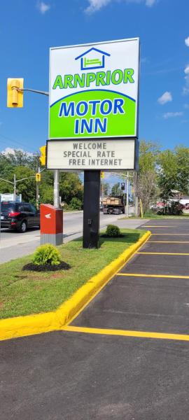  Arnprior Motor Inn  Арнприор